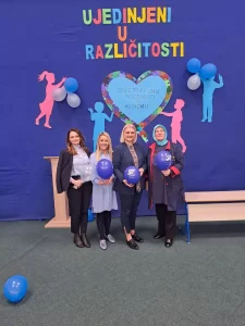 AUTIZAM-2-group-pic-2